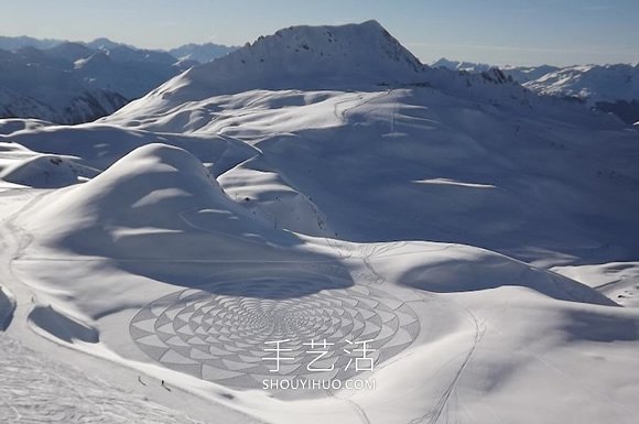 雪花地上飄？法國藝術家踩出冬季“踩雪畫” -  rpnrmr.com