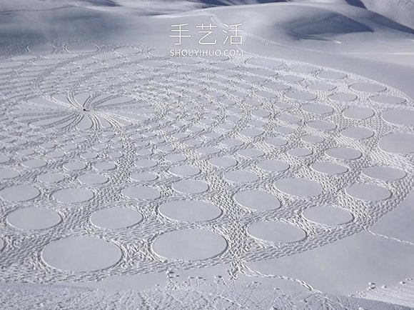 雪花地上飄？法國藝術家踩出冬季“踩雪畫” -  rpnrmr.com
