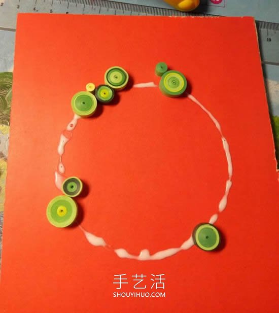 衍紙手工制作圣誕花環(huán)賀卡的做法教程 -  rpnrmr.com