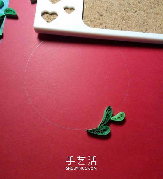 衍紙手工制作圣誕花環(huán)賀卡的做法教程 -  rpnrmr.com