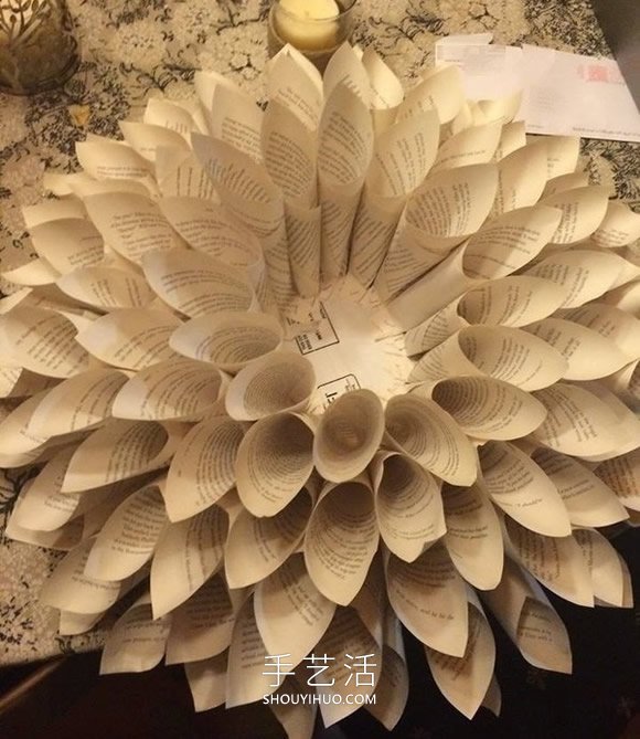 舊書廢物利用手工制作花朵壁掛的做法教程 -  rpnrmr.com