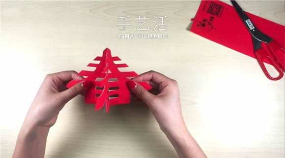 春節(jié)剪紙春字掛飾的折法和剪法圖解教程 -  rpnrmr.com