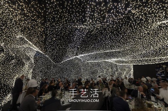 被25萬盞LED燈包圍的餐廳 提供非凡用餐體驗 -  rpnrmr.com