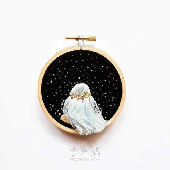 刺繡藝術(shù)家縫制眺望夜空的創(chuàng)意刺繡作品 -  rpnrmr.com