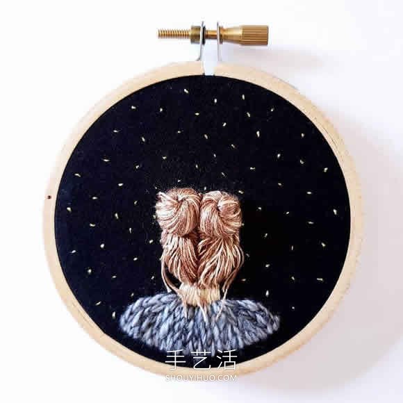 刺繡藝術(shù)家縫制眺望夜空的創(chuàng)意刺繡作品 -  rpnrmr.com