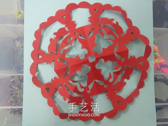 春節(jié)團花剪紙的折疊方法和剪紙方法圖解 -  rpnrmr.com