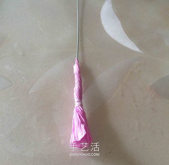 皺紋紙手工制作母親節(jié)康乃馨花的做法教程 -  rpnrmr.com