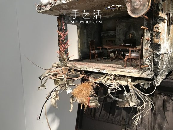 藝術(shù)家重建手提箱內(nèi)難民對(duì)“家”的情感記憶 -  rpnrmr.com