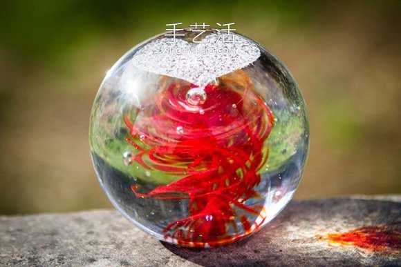 用死者骨灰制作的令人驚嘆的紀(jì)念玻璃雕塑 -  rpnrmr.com