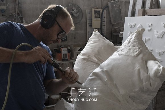 大理石塊雕刻成白色枕頭 帶有自然褶皺！ -  rpnrmr.com
