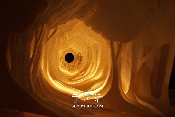 由數(shù)十張紙制作而成的立體城市和森林紙雕 -  rpnrmr.com