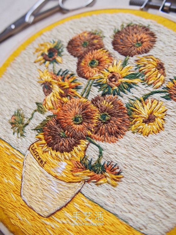 用刺繡將最具標(biāo)志性的繪畫作品做成迷你胸針 -  rpnrmr.com