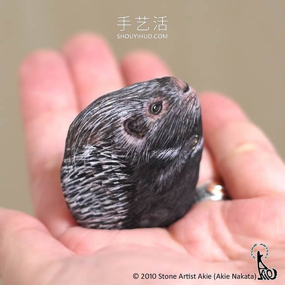 日本藝術(shù)家將普通石頭轉(zhuǎn)變?yōu)楦叨缺普娴膭?dòng)物 -  rpnrmr.com