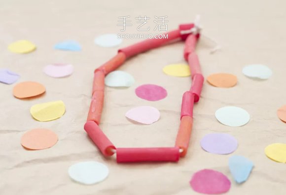 幼兒園手工制作通心粉項(xiàng)鏈的做法教程 -  rpnrmr.com