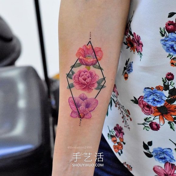 太驚艷！墨西哥紋身師“縫”出彩色花卉紋身 -  rpnrmr.com