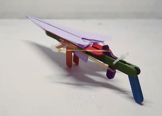 雪糕棍手工制作紙飛機(jī)橡皮筋彈射器的做法 -  rpnrmr.com