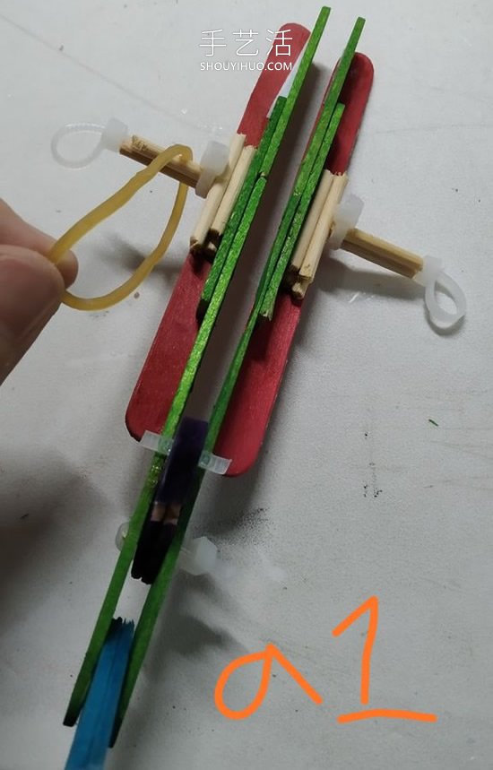 雪糕棍手工制作紙飛機(jī)橡皮筋彈射器的做法 -  rpnrmr.com