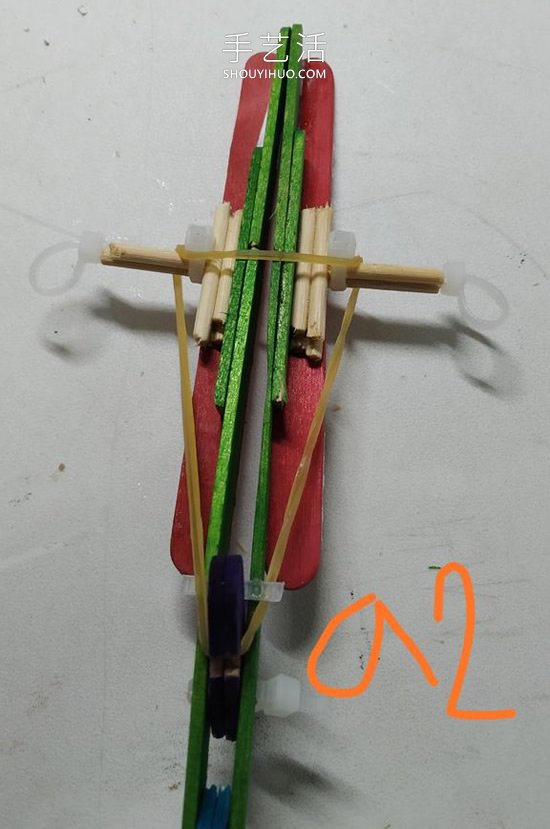 雪糕棍手工制作紙飛機(jī)橡皮筋彈射器的做法 -  rpnrmr.com