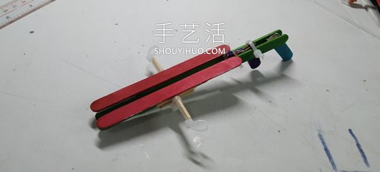 雪糕棍手工制作紙飛機(jī)橡皮筋彈射器的做法 -  rpnrmr.com