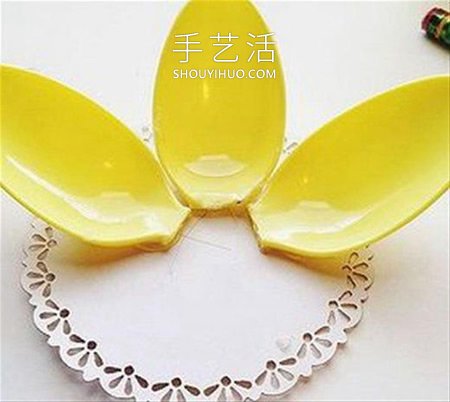 一次性勺子簡(jiǎn)單手工制作花朵的做法教程 -  rpnrmr.com