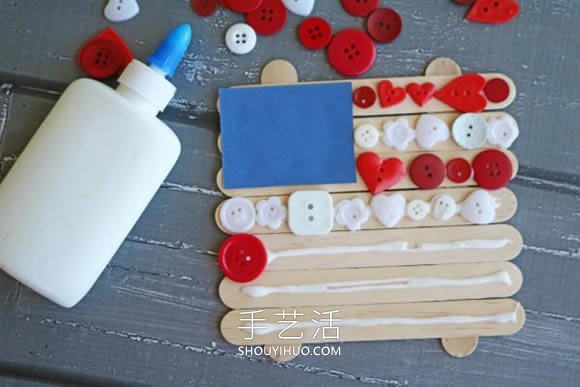 幼兒園手工制作國慶節(jié)國旗裝飾的做法教程 -  rpnrmr.com