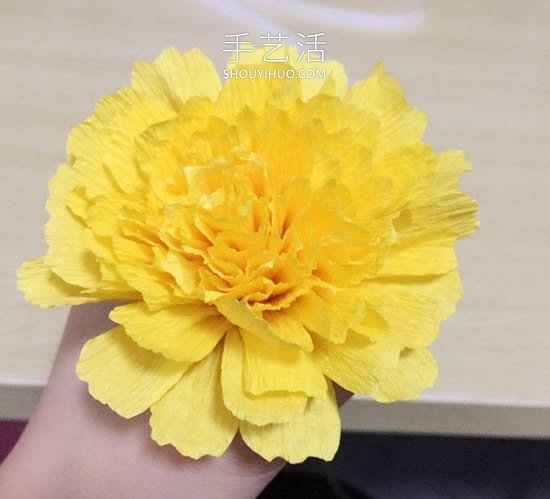 康乃馨皺紋紙花的手工制作方法圖解教程 -  rpnrmr.com