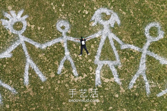 阿爾卑斯山草地壁畫(huà)！Saype的大型噴漆畫(huà)作品 -  rpnrmr.com
