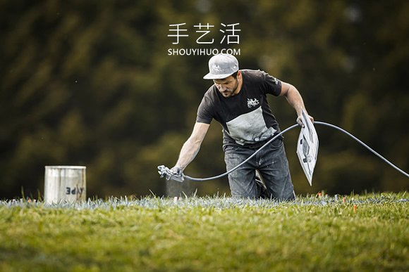 阿爾卑斯山草地壁畫(huà)！Saype的大型噴漆畫(huà)作品 -  rpnrmr.com