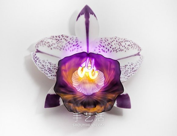 由玻璃制成的發(fā)光蘭花雕塑藝術品 -  rpnrmr.com