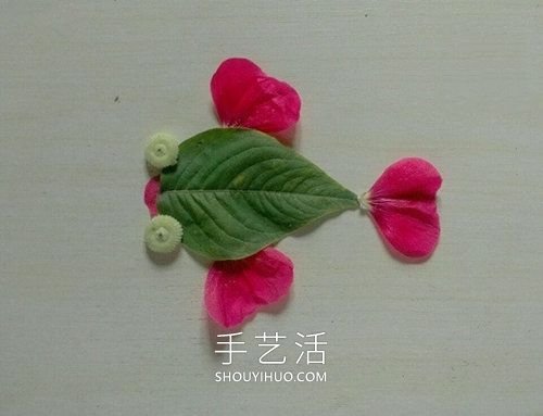 樹葉花瓣粘貼畫金魚圖片簡(jiǎn)單又漂亮 -  rpnrmr.com