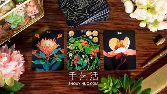 手繪植物塔羅牌！結(jié)合神秘占卜、花語寓意和哲學(xué) -  rpnrmr.com