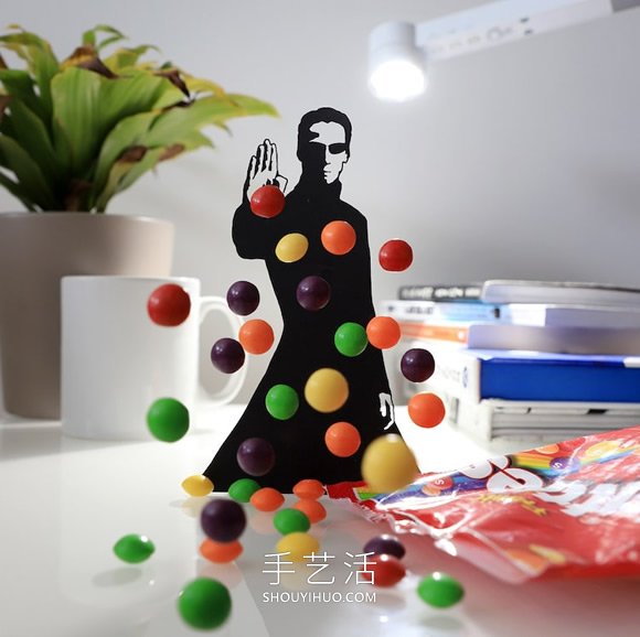 藝術(shù)家使用日常物品在家中DIY有趣的場景 -  rpnrmr.com
