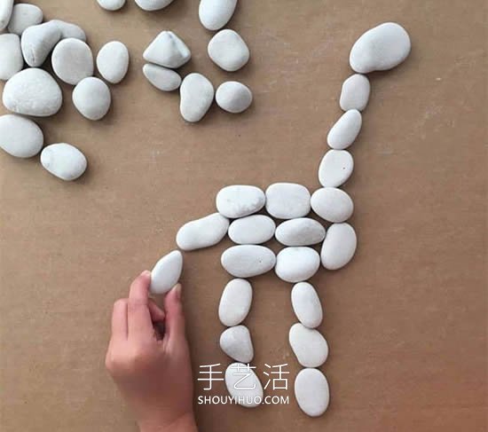 幼兒園石頭拼畫(huà)長(zhǎng)頸鹿制作方法教程 -  rpnrmr.com
