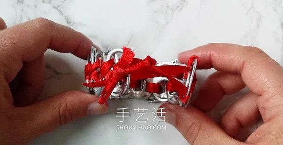易拉罐拉環(huán)手鏈怎么做的制作教程 -  rpnrmr.com