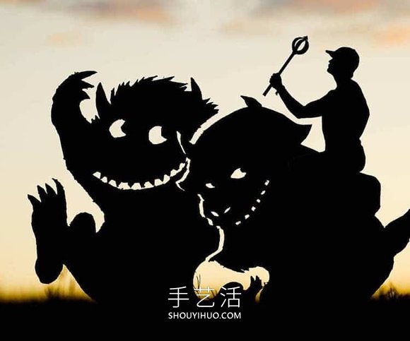他將硬紙板放置夕陽下，拍攝栩栩如生創(chuàng)意照 -  rpnrmr.com
