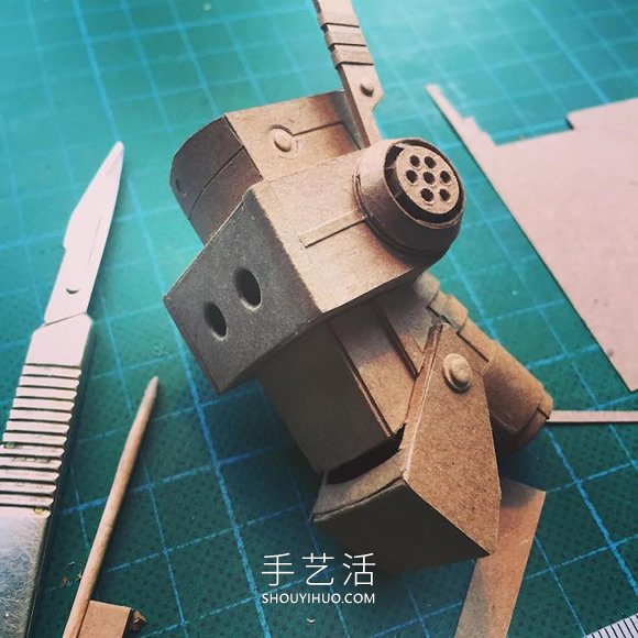 令人難以置信的手工紙板機器人，栩栩如生！ -  rpnrmr.com