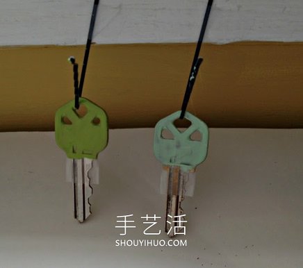 DIY閃閃發(fā)光的指甲油鑰匙手工改造教程 -  rpnrmr.com