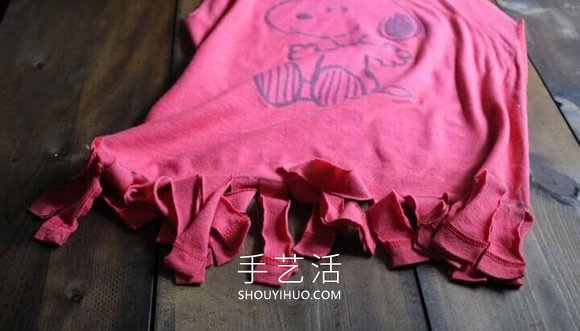 如何用10分鐘制作一個(gè)不用縫制的T恤手提袋 -  rpnrmr.com