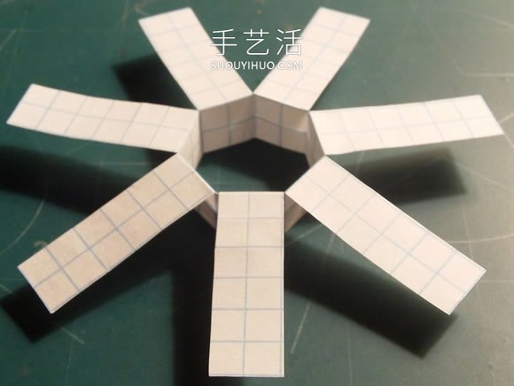 旋轉(zhuǎn)紙飛機(jī)的折法最簡(jiǎn)單教程 -  rpnrmr.com