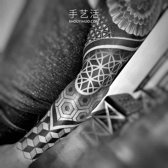 “頭上的洞”紋身，將頭變成視覺錯覺藝術(shù)品 -  rpnrmr.com