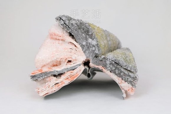 藝術(shù)家將書籍DIY轉(zhuǎn)變?yōu)榫К撎尥傅牡袼茏髌?-  rpnrmr.com