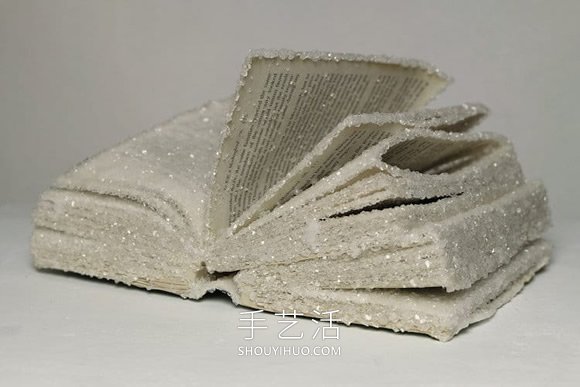 藝術(shù)家將書籍DIY轉(zhuǎn)變?yōu)榫К撎尥傅牡袼茏髌?-  rpnrmr.com