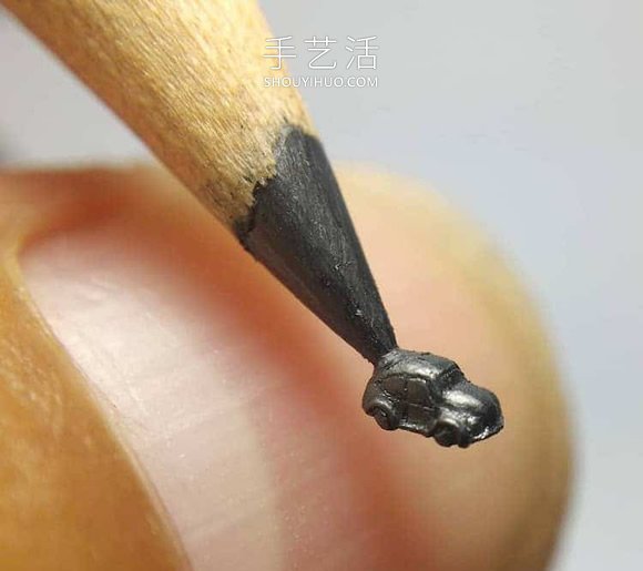 驚人的耐心！用鉛筆芯手工雕刻精美鏈子 -  rpnrmr.com
