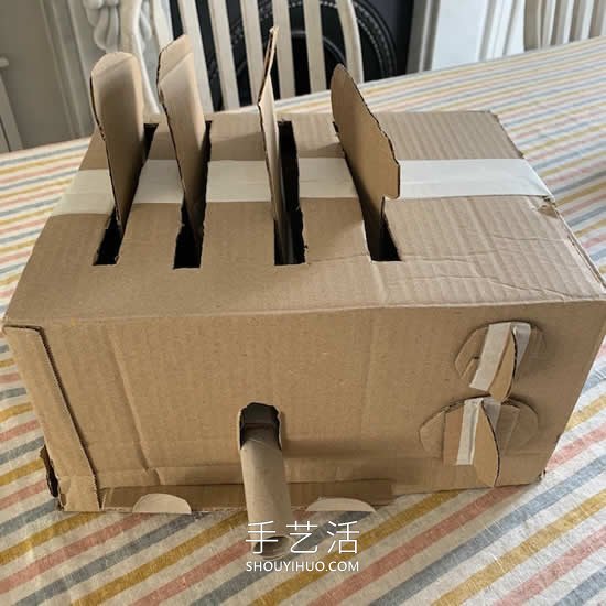 媽媽用紙板做生活用品，讓孩子們學(xué)習(xí)如何使用 -  rpnrmr.com