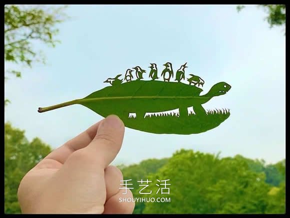 藝術(shù)家精心將復(fù)雜的場景雕刻在樹葉上 -  rpnrmr.com
