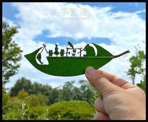 藝術(shù)家精心將復(fù)雜的場景雕刻在樹葉上 -  rpnrmr.com