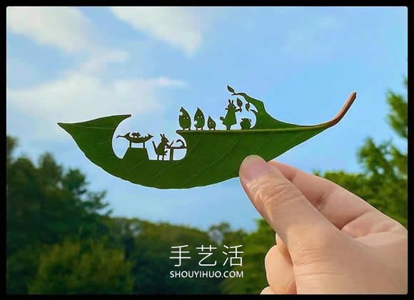 藝術(shù)家精心將復(fù)雜的場景雕刻在樹葉上 -  rpnrmr.com
