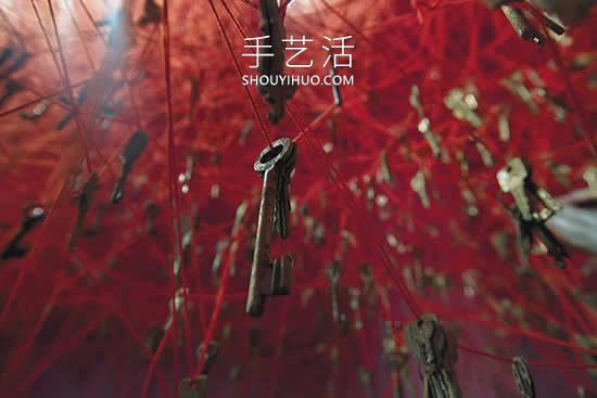 錯(cuò)綜復(fù)雜的針線裝置作品，帶有鬼魅般的美感！ -  rpnrmr.com