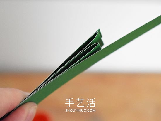 簡單卡紙圣誕樹的手工制作教程 -  rpnrmr.com